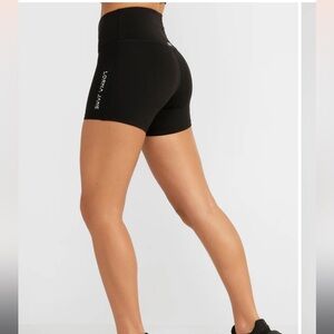 NWOT Lorna Jane Lotus No Chafe 12 cm Shorts